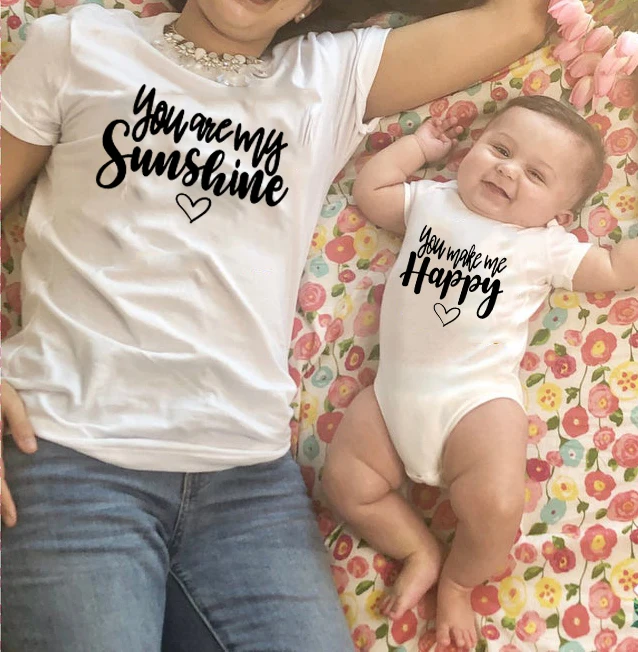 1pcs Mama in Baby Ujemanje Oblačila Družino Videz 2019 ti Si Moj Sonček, ti Si Moja Srečna, Otroci Bodysuit + Mamica Družino Tshirt