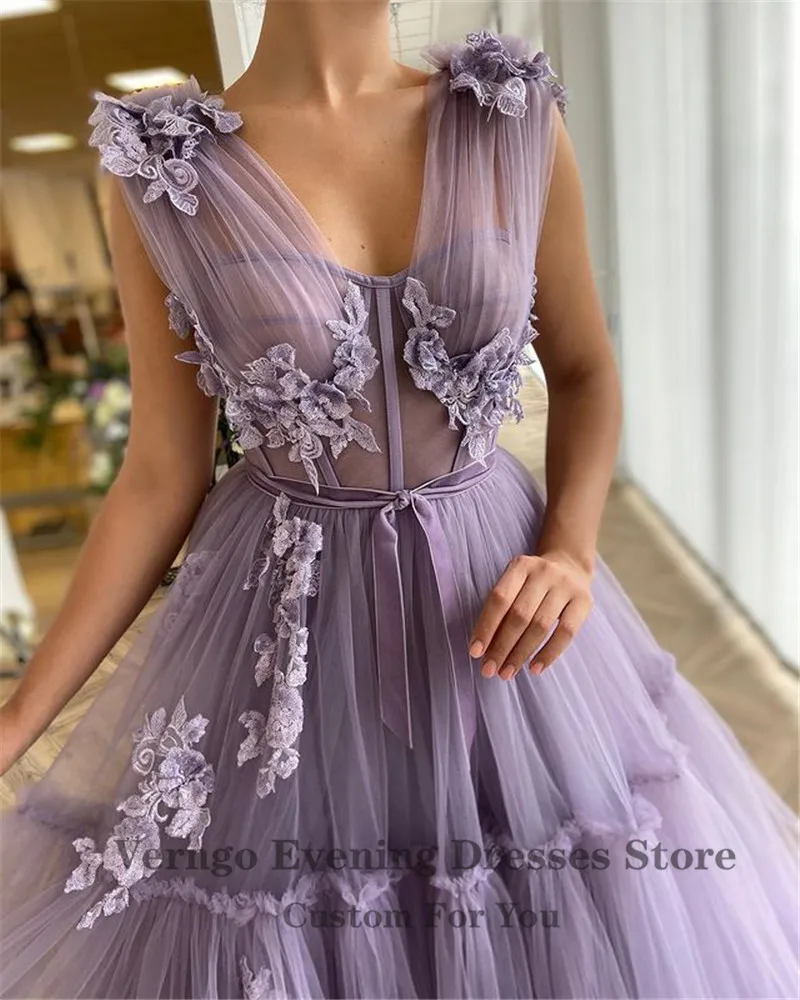 Verngo Elegantno Sivke Til Linijo Dolgo Prom Obleke 2021 Odklon V Vratu Opremljena Boning 3D Cvetje Dolžina Tal Večernih Oblek