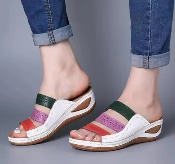Debelo dno poletni sandali ženske 2020 Evropski nova ženska klin priložnostne čevlji udobno velikosti votlih copate femme strani