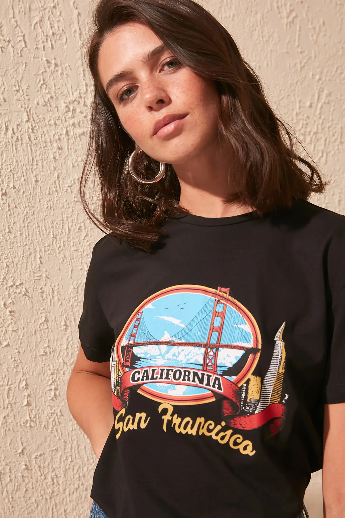 Trendyol Black San Francisco Natisnjeni Fant Pletene T-shirt TWOSS19GS0052